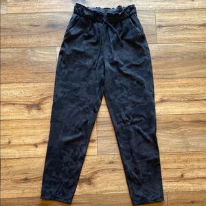 Lululemon Keep Moving Pant 7/8 High-Rise Incognito Camo Multi Grey Sz 4 Paperbag